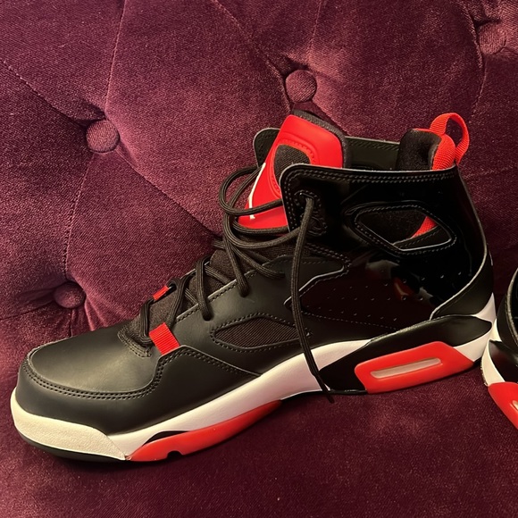 NWOT JORDAN FLIGHT CLUB 91 SIZE 11 BLACK, WHITE & UNIVERSITY RED LEATHER🏀 - Picture 8 of 11